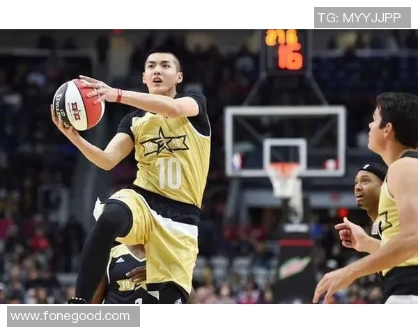 泰国足球明星海报展现激情与梦想的完美结合