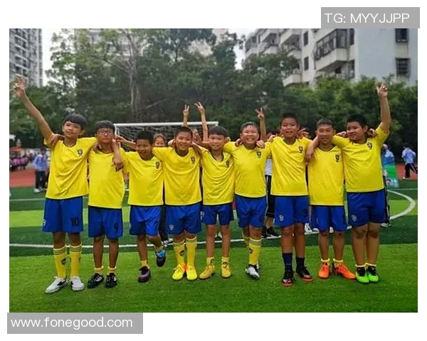 易锋足球：探索足球的魅力与激情，助力青少年成长与梦想实现