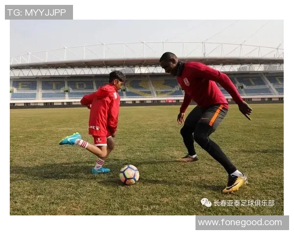 科学足球节奏训练方法探究提升球员表现的创新策略与实践